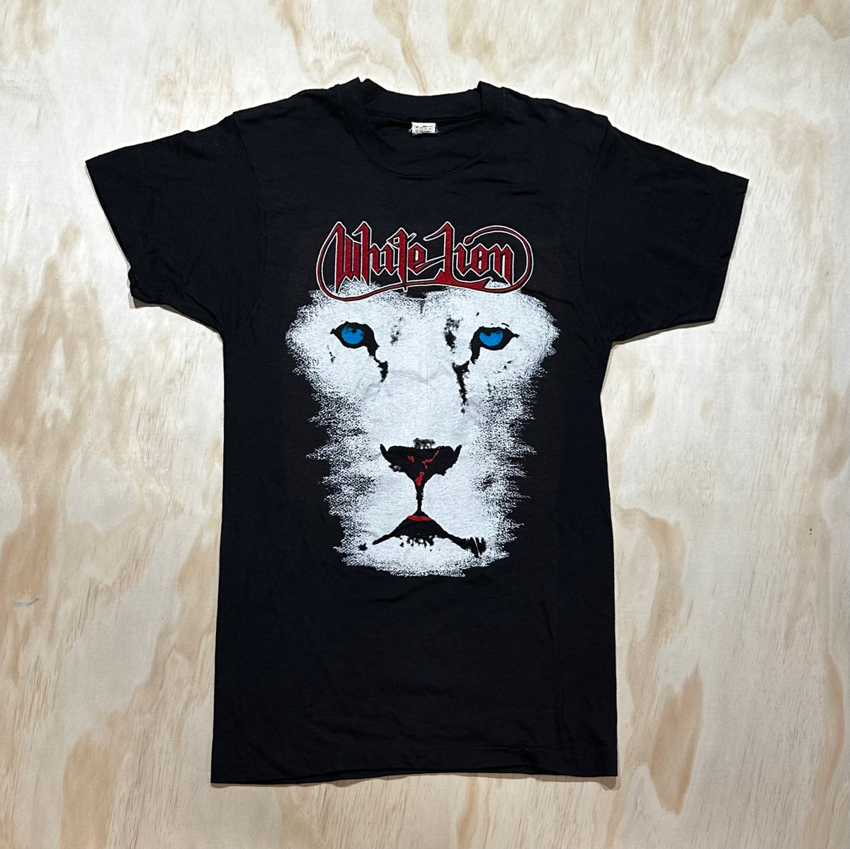 1988 Vintage White Lion Concert Tour shirt