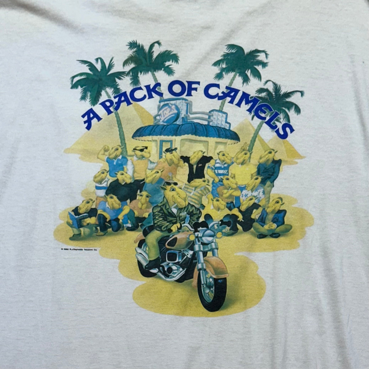 Vintage 90s Camel Tobacco Tee • A pack of camels • Pocket • Single Stitch