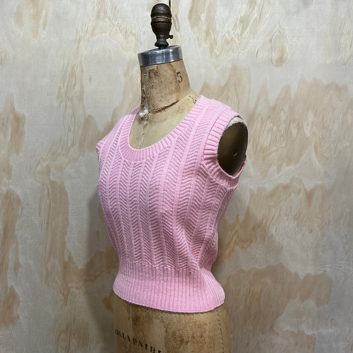 Vintage Women’s Pink pull over sweater vest • Rib Knit • Made in Canada • Yours and Mine tag