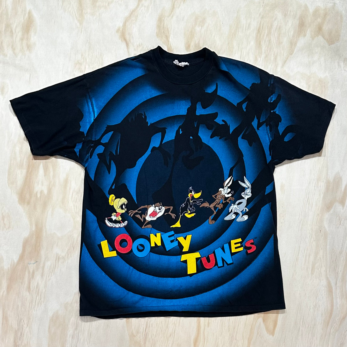 90's Vintage Looney Tunes Shadow T-shirt All Over Print