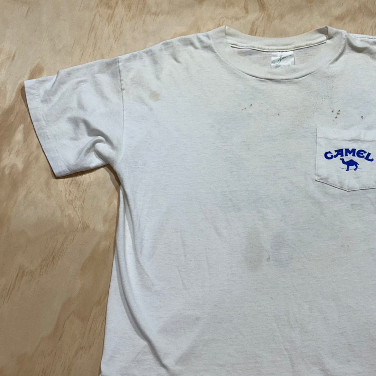 Vintage 90s Camel Tobacco Tee • A pack of camels • Pocket • Single Stitch