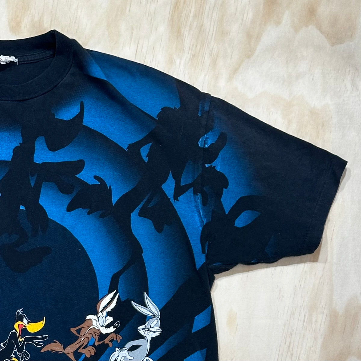 90's Vintage Looney Tunes Shadow T-shirt All Over Print