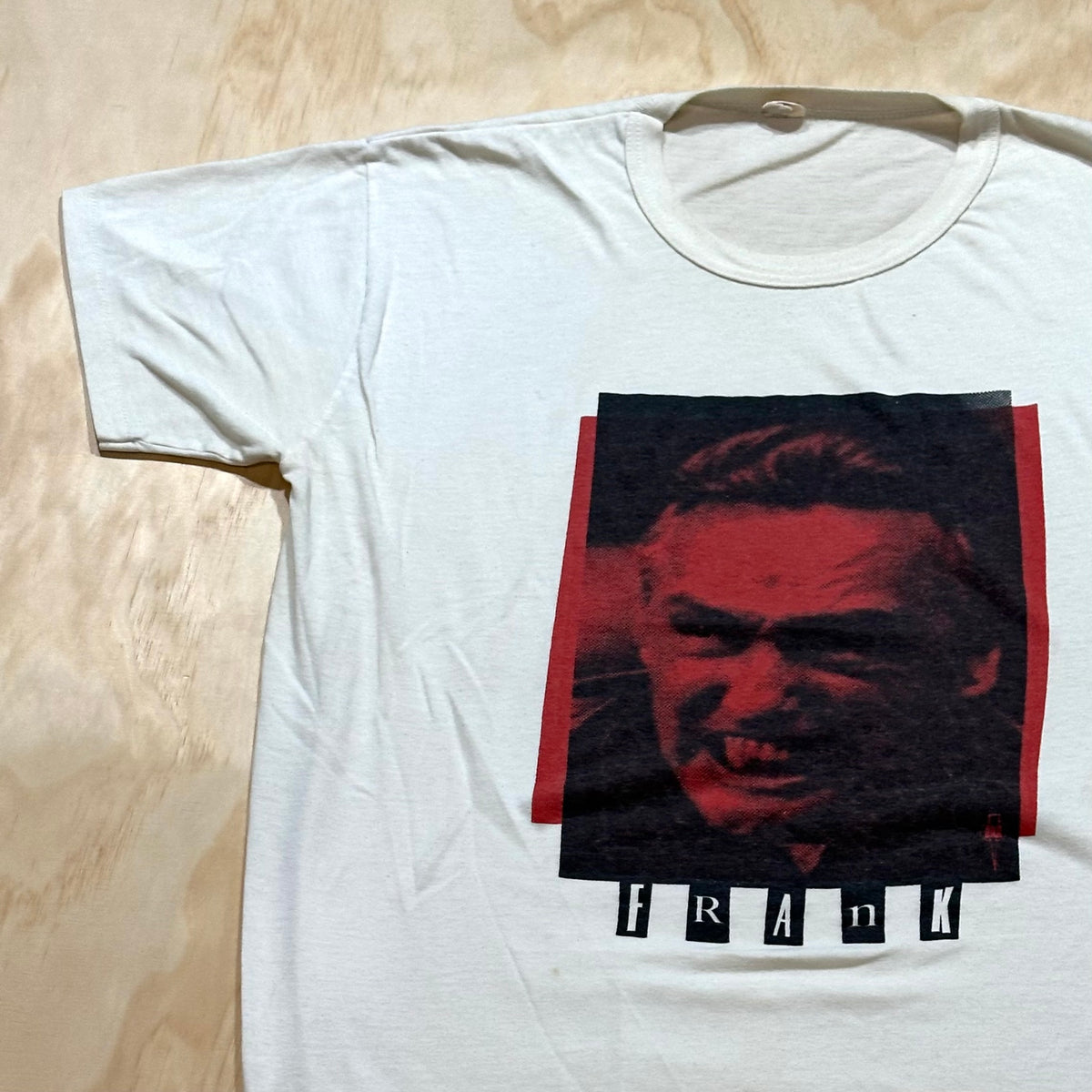 Vintage 90s Graphic tee Frank front graphic single stitch made in Canada