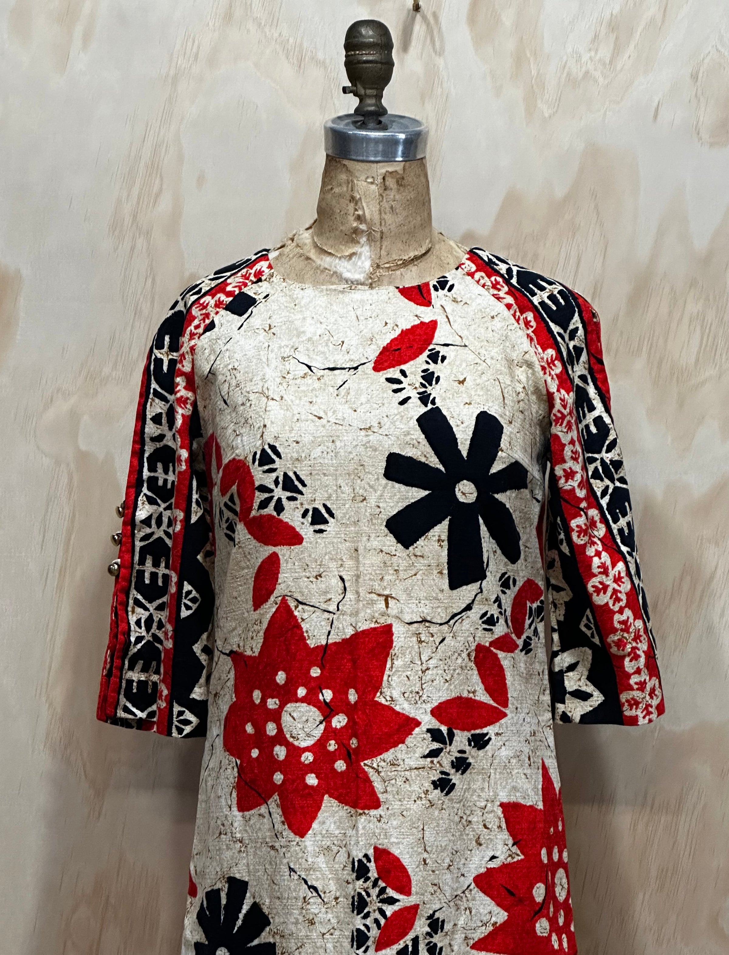 Vintage 60s/70s Hawaiian Pake Muu Novelty Print Dress Liberty