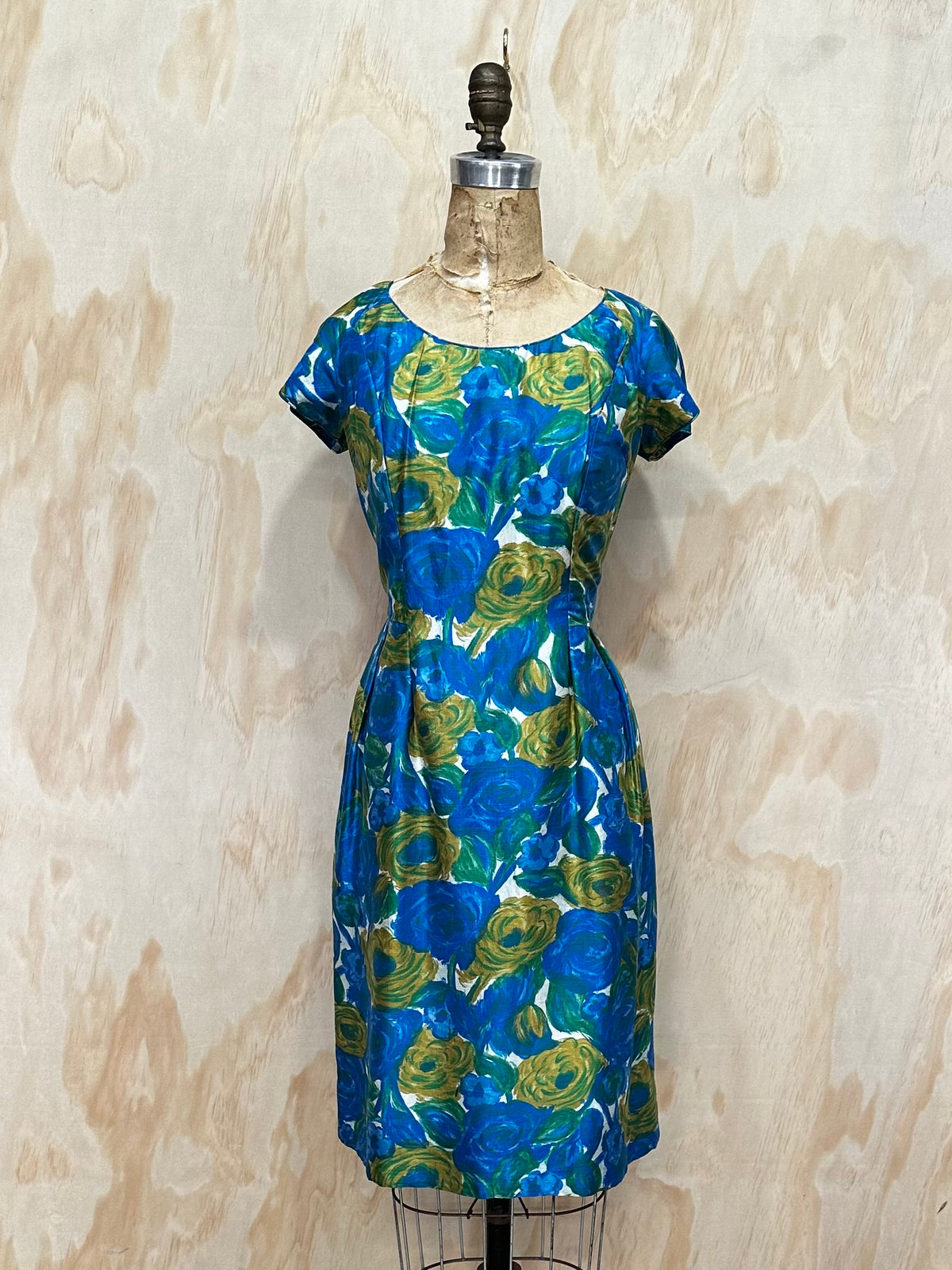 Vintage Blue Floral Polynesian Casuals Hawaiian Dress Vibrant Colour Mintage Vintage Vintage Blue Floral Polynesian Casuals Hawaiian Dress Vibrant Colour Mintage Vintage