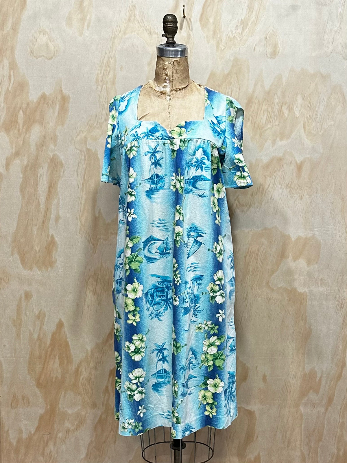 Vintage 70s Blue Hawaiian Novelty Print Dress