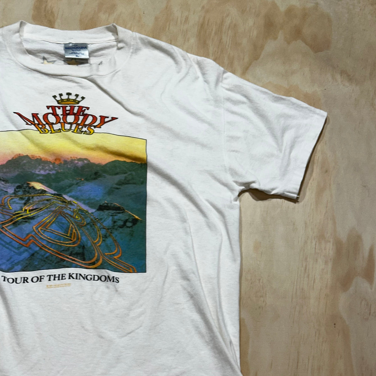 Vintage The Moody Blues 1991 Tour of the Kingdoms T-Shirt