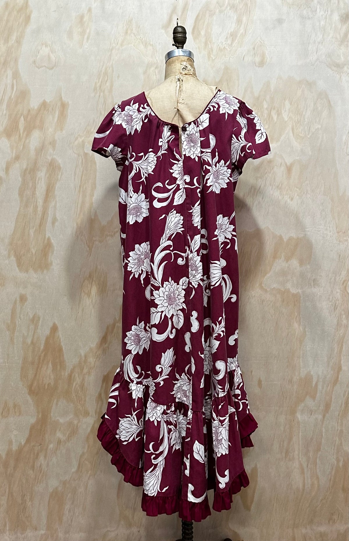 Vintage 1980s A-Line Floral Burgundy Red dress • Hawaiian Style • Floral Leaf