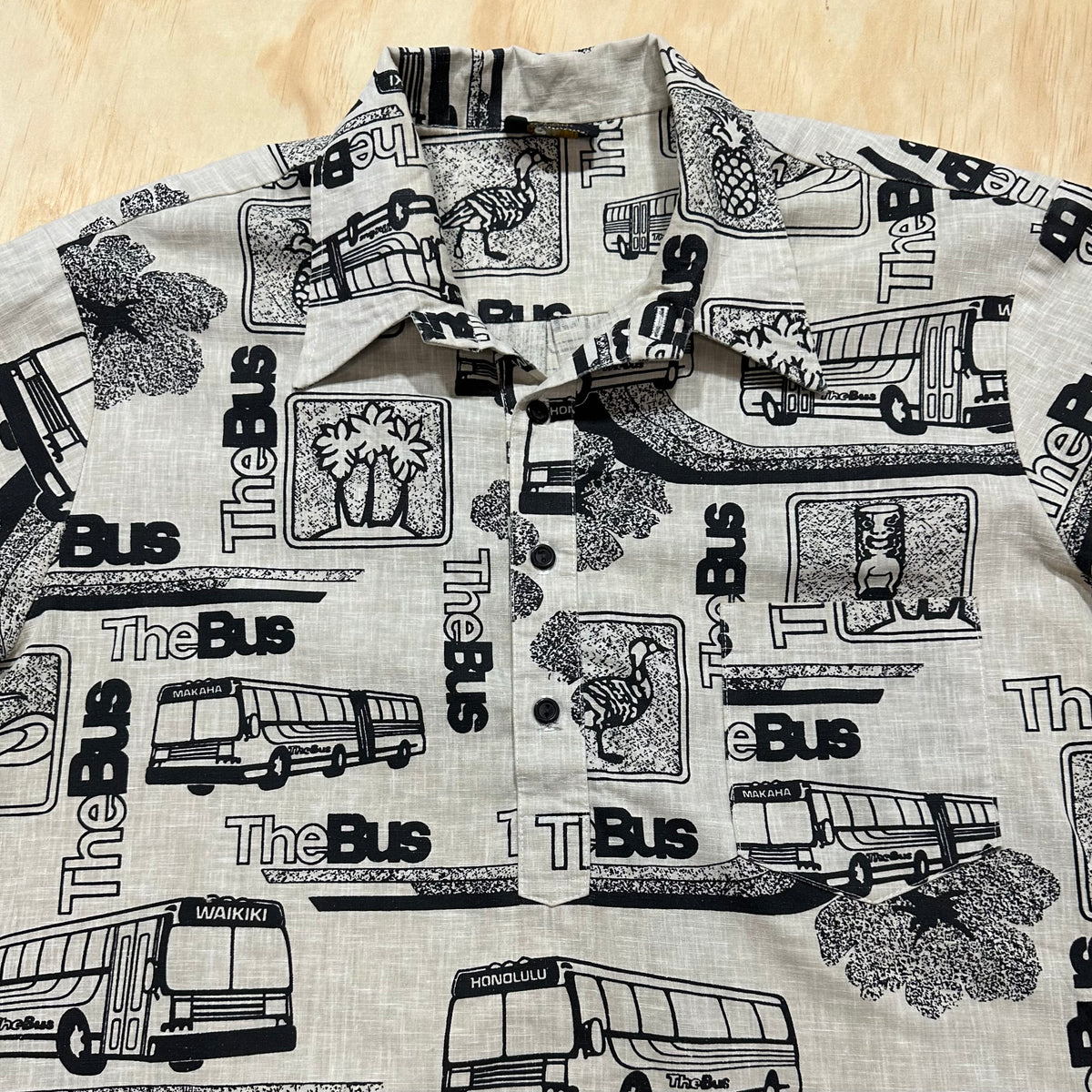 Vintage 1970s Hawaiian “The Bus” shirt Half button pull over Beach Vintage Tropical Shirt