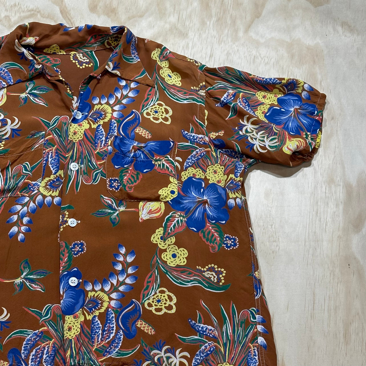 Vintage 1950 Hawaiian Shirt • Silk Hawaiian Shirt • Novelty Print